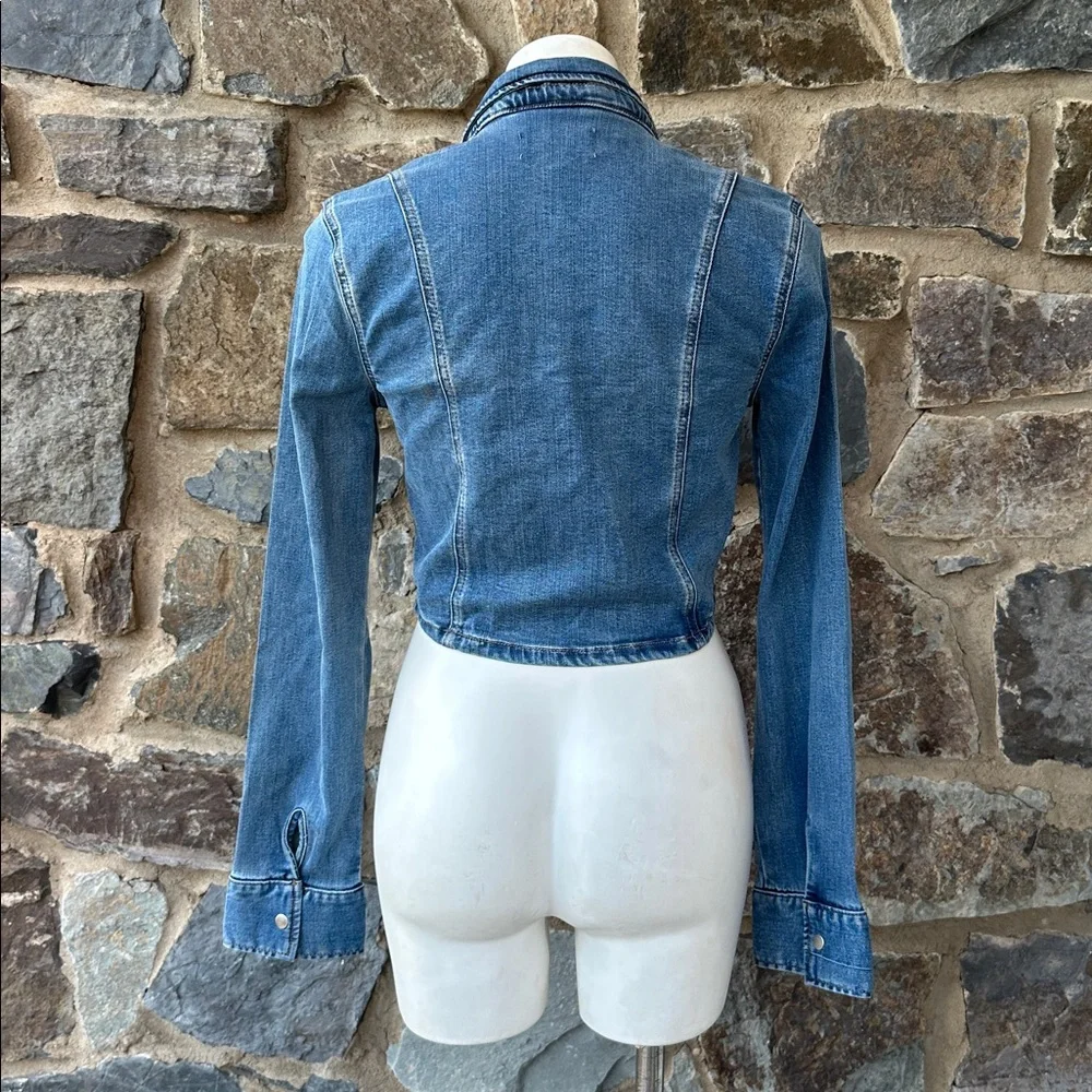 Reformation The Isa Light Blue Wash Denim Button Down Shirt Jacket Size 6 - Picture 5 of 8